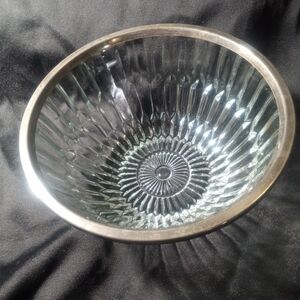 Vintage Ribbed Glass Serving Bowl With Silver Rim ✨
